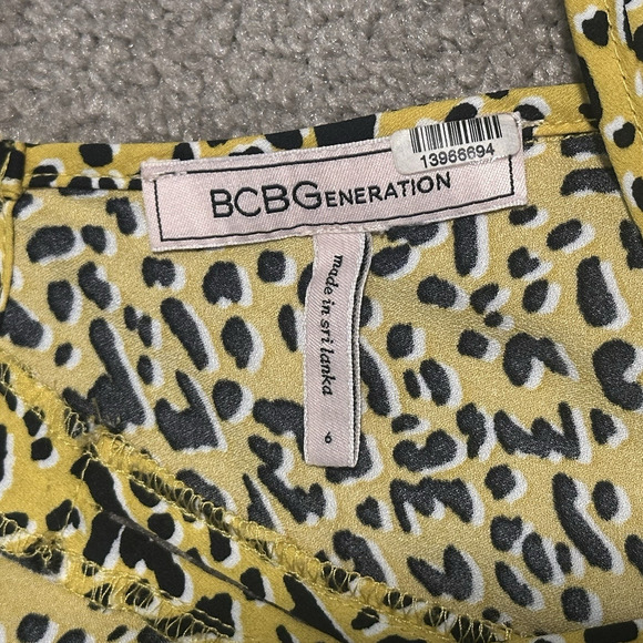 BCBGeneration Women 6 Dress Mini Halter Faux Wrap Cheetah Yellow - Picture 9 of 15